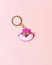 Cargar imagen en el visor de la galería, Llaveros "Alice In Wonderland"
