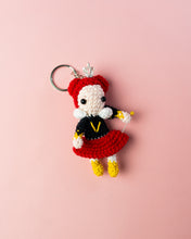 Cargar imagen en el visor de la galería, Llaveros Amigurumi "Alice In Wonderland"