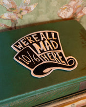 Cargar imagen en el visor de la galería, Parches Alice In Wonderland