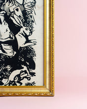 Cargar imagen en el visor de la galería, Cuadro ilustración &quot;Alice In Wonderland&quot;
